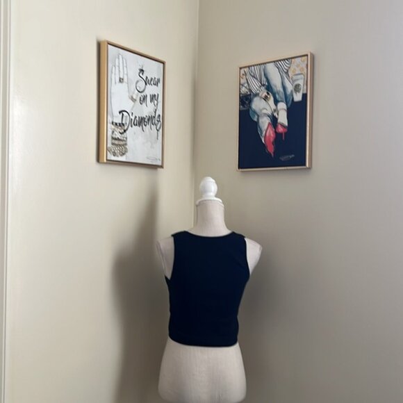 Boutique Black Sleeveless Crop Top - Picture 5 of 9